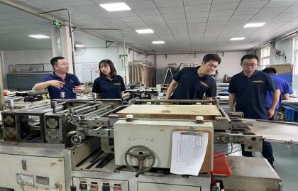 Hyundai (Jiangsu) İnşaat Makineleri A., Ltd. Headman fabrikasını ziyaret ediyor